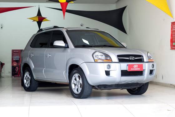 HYUNDAI TUCSON 2.0 MPFI GLS 16V 143CV 2WD FLEX 4P AUTOMÁTICO HYUNDAI TUCSON 2.0 MPFI GLS 16V 143CV 2WD FLEX 4P AUTOMÁTICO